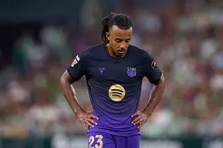 هل يرحل عن برشلونة؟.. سر اجتماع ديكو مع وكيل أعمال كوندي 23 أكتوبر 2026 06:55 م